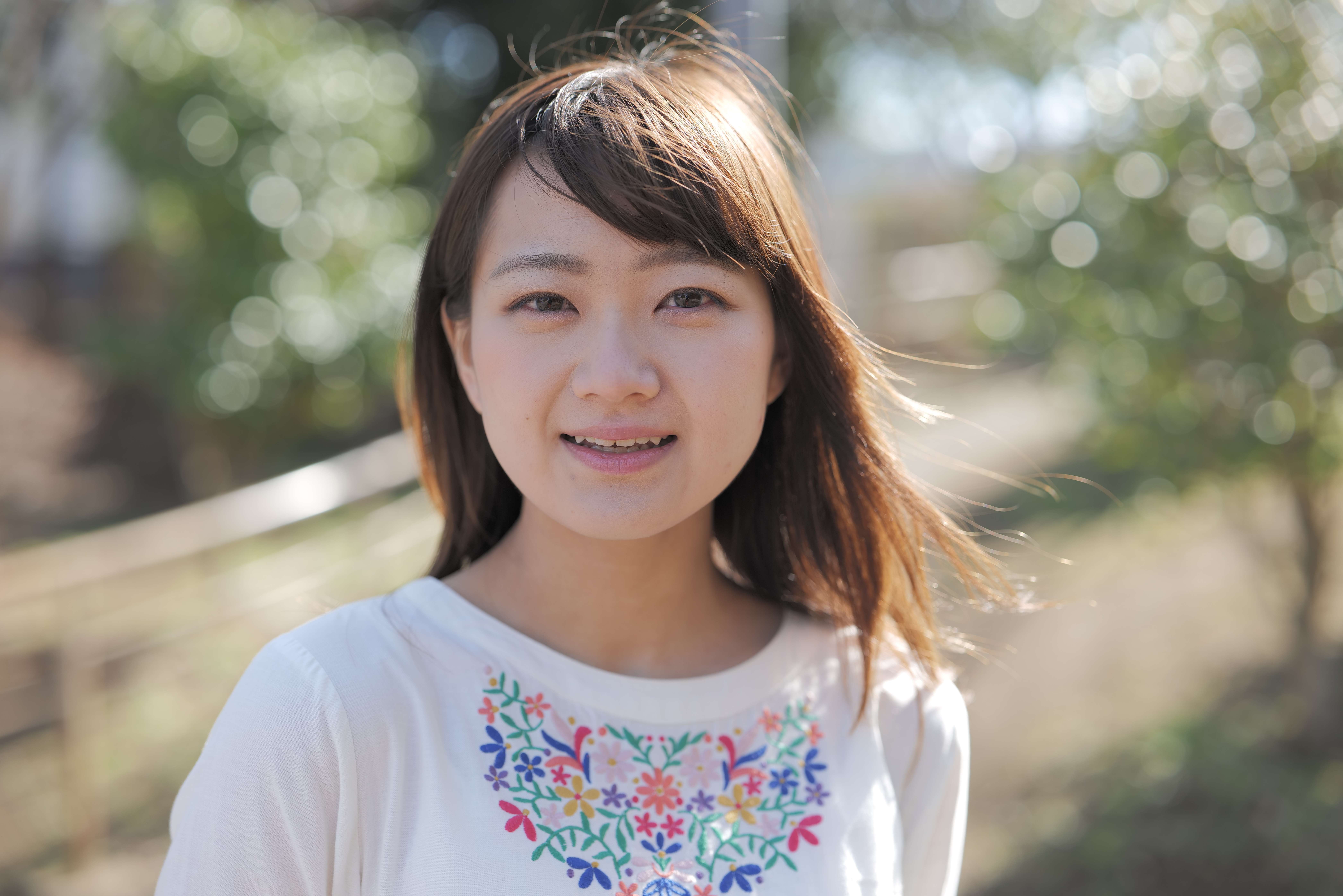 フォトスタイル「フラット」で撮影。