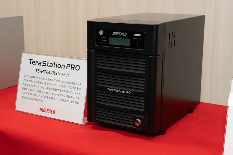 初代の反省を活かしてHDD交換が可能になった2代目TeraStation「TS-HTGL/R5」。