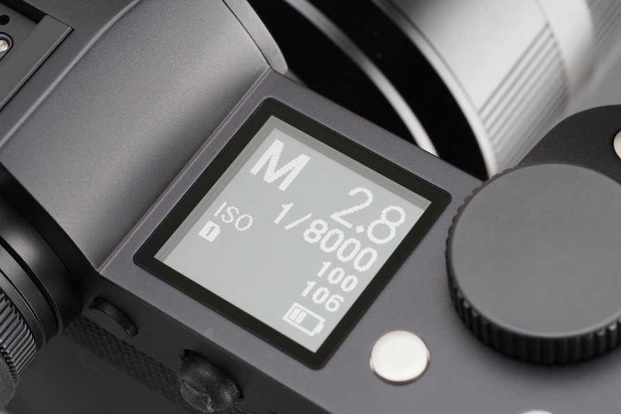 シンプルでクリーンなデザイン処理は長く使ってもまったく飽きない。むしろ、使えば使うほど、この無駄のなさに惚れ惚れとする。