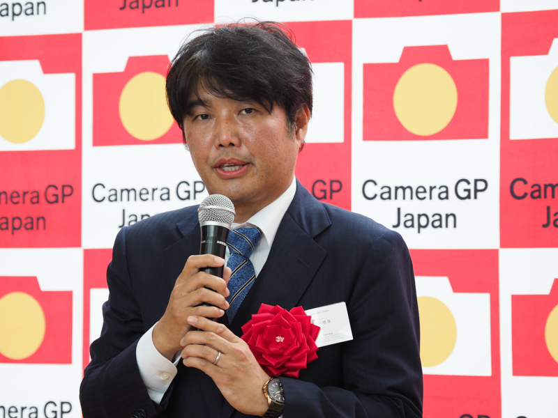 片岡摂哉氏（オリンパス株式会社 映像開発本部長）。