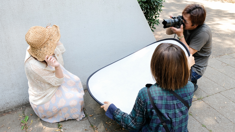 この場面ではZ 6にマウントアダプターFTZを介してFマウントの58mm F1.4を使用していました。検出速度も河野さんとモデルの動きついてきており、撮影のテンポはきわめてスムーズ。モデルのArlyさんも「違和感は感じない」とのことでした。