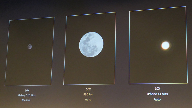 ライバル機種と、月の撮り比べ。