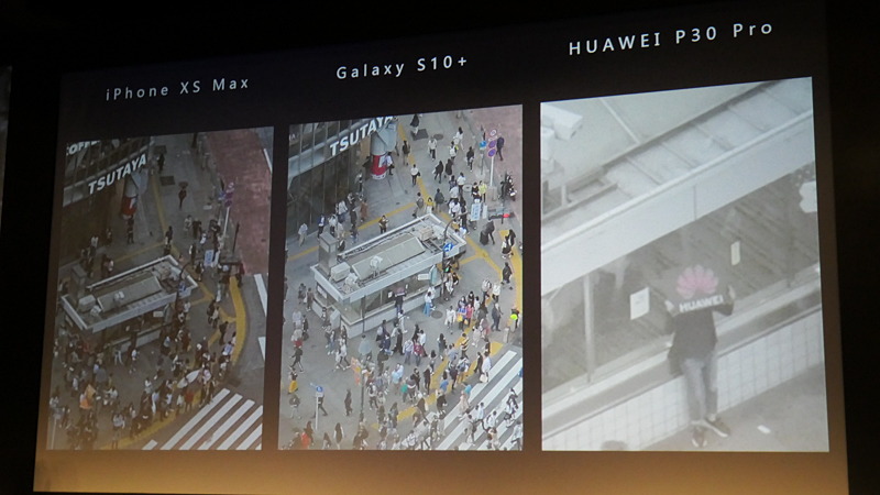 東京タワーの模型を撮影するデモを壇上で実施。