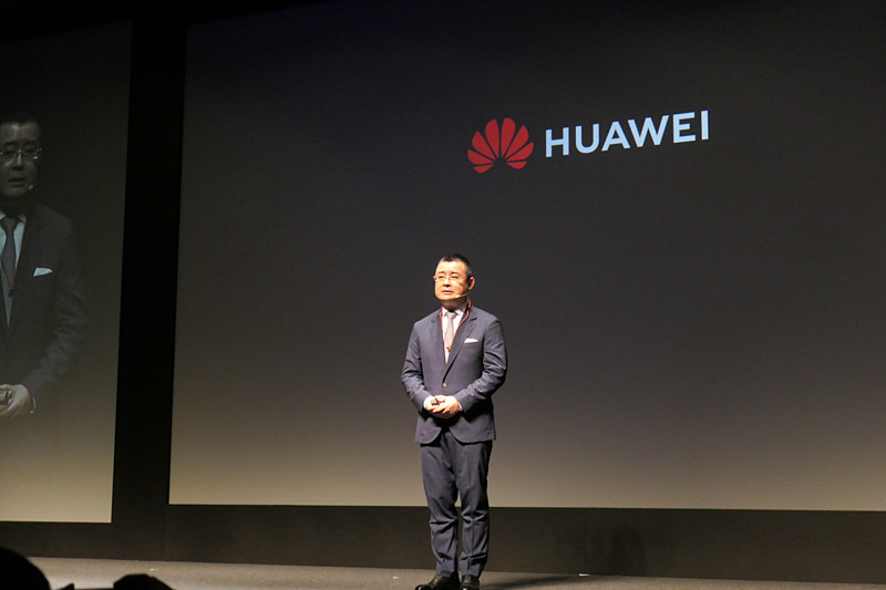 アメリカから受ける規制について説明する呉波氏。