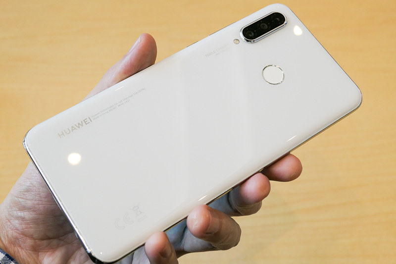 P30 lite（パールホワイト）
