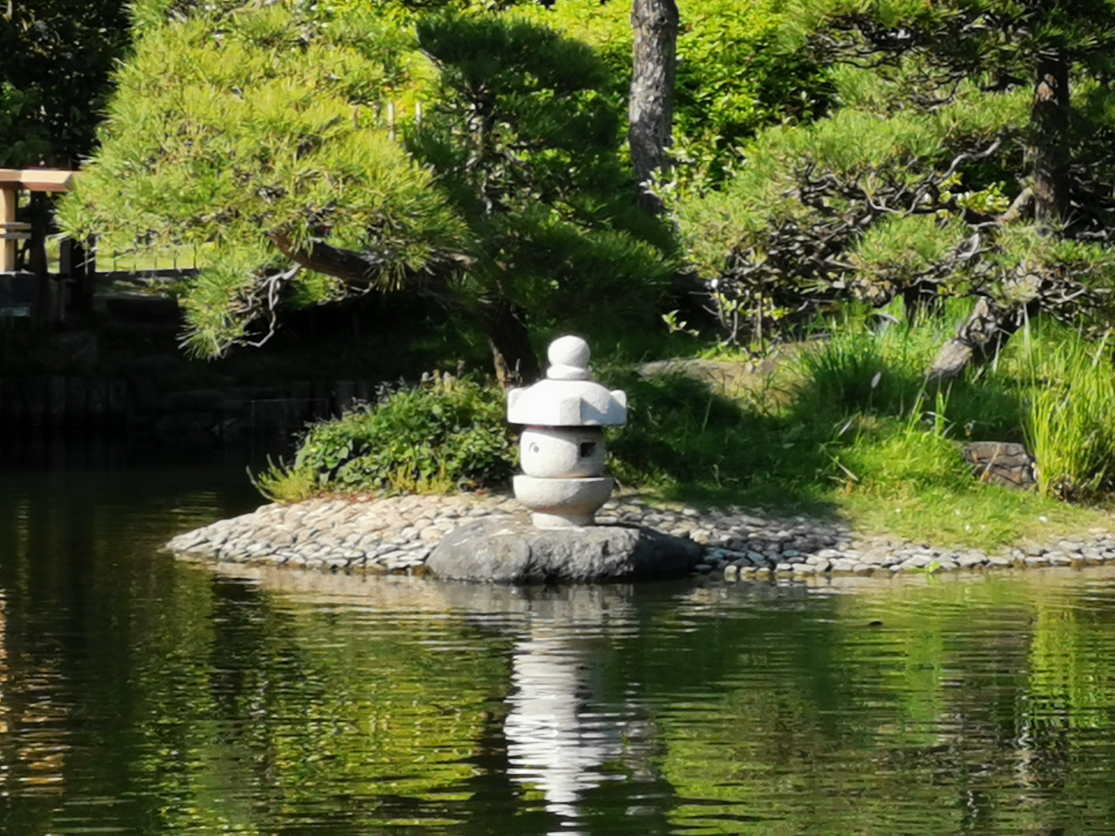 デジタルズーム10倍（270mm相当）。<br><span class="fnt-85">HUAWEI P30 / 7.48mm（35mm判換算270mm相当） / ノーマルプログラム（1/720秒・F2.4・±0EV） / ISO 50</span>