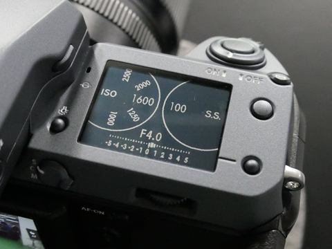 FUJIFILM フジフィルム GFX100 ミラーレスデジタルカメラ FUJIFILM GFX100」の発売日が6月28日に決定 - デジカメ Watch