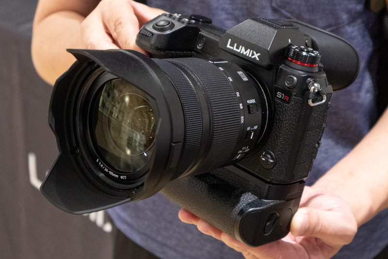 LUMIX S1R