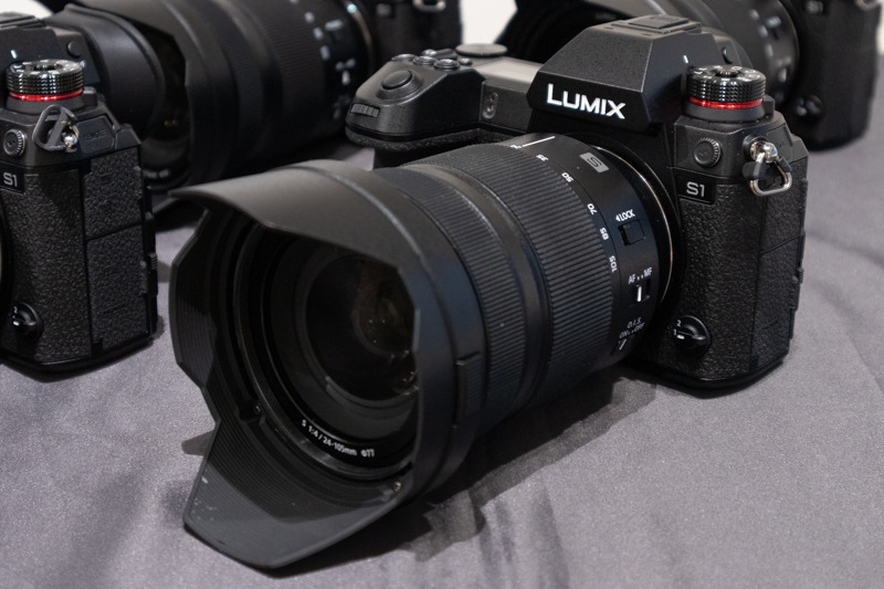 LUMIX S1