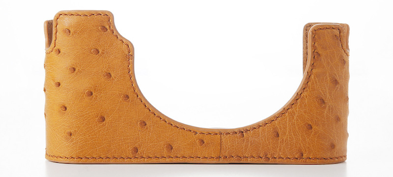 ライトブラウン。オーストリッチならではの班模様がよくわかる。