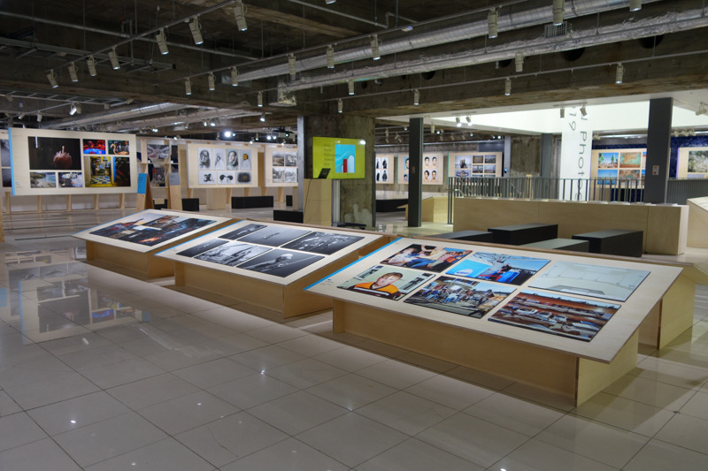 地下2階のメイン会場。空間を活かしてこれまでにない大規模な展示が行われる。