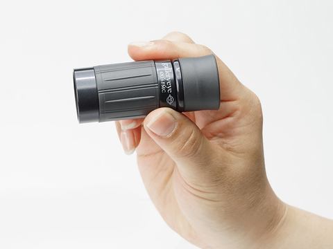 美術鑑賞向けの単眼鏡「Kenko ギャラリーEYE」に新色ブラック