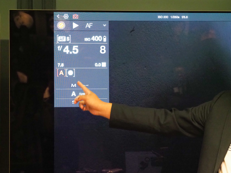 撮影モードはアプリ側からも変更できるという。