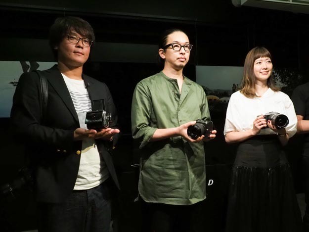 発表会でX1D II 50Cのインプレッションを語った上田晃司さん、佐藤健寿さん、うちだなおこさん（左から）