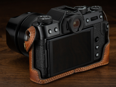 Fujifilm X-T30 ブラック ボディー レザーケース付き FUJIFILM X-T30専用設計のハーフレザーケース - デジカメ Watch