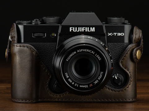 FUJIFILM X-T30専用設計のハーフレザーケース - デジカメ Watch