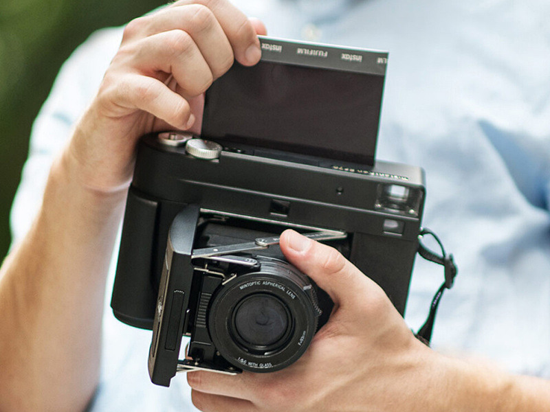 チェキワイド（instax WIDE）のフィルムを使用。
