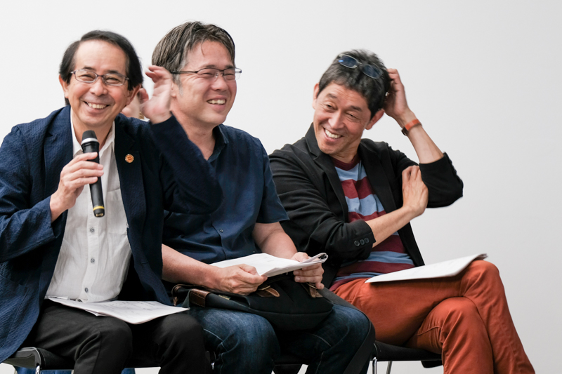 左から大西みつぐ氏、中藤毅彦氏、尾仲浩二氏。