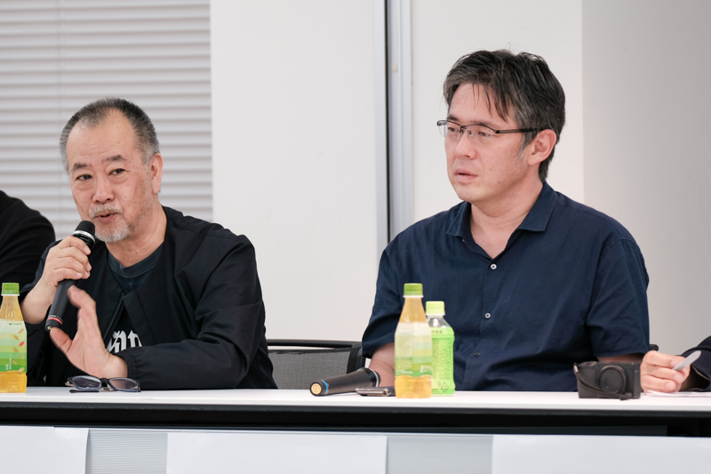 中野正貴氏（左）、中藤毅彦氏（右）