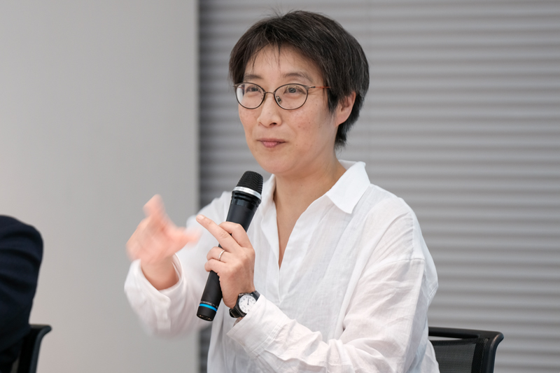 原美樹子氏（右）