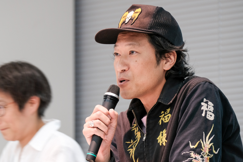 元田敬三氏（右）