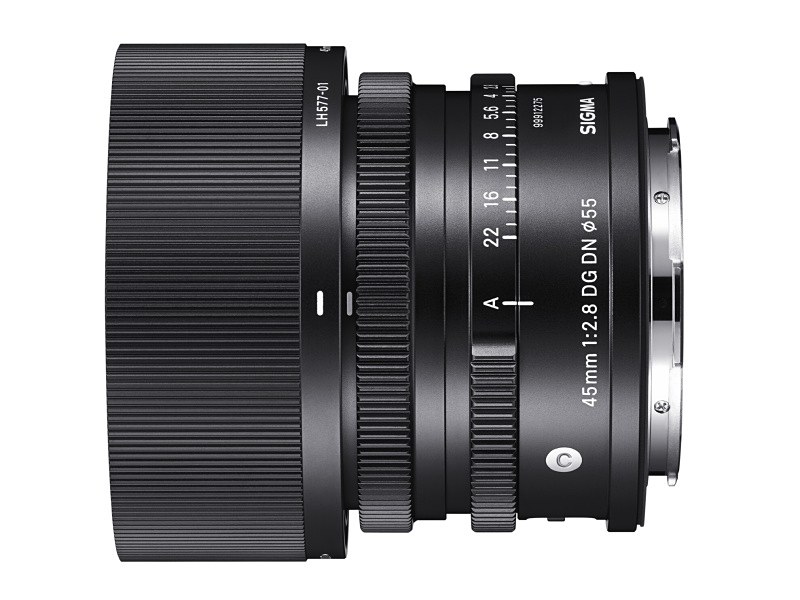 付属のレンズフードを装着