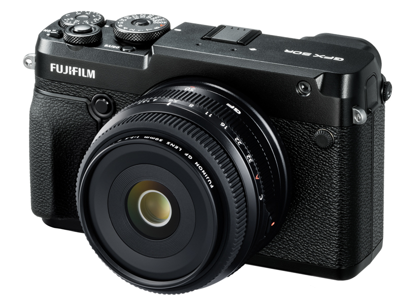<center>GFX 50RにGF50mmF3.5 R LM WRをとりつけた状態</center>