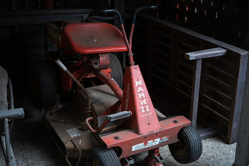 背面ダイヤルで露出補正も可能だが、シャッターボタンの半押しで掛かるAEロックの方がスピーディに撮影できる。<br>ライカM10-D　ELMAR-M 50mm F2.8　ISO 1250　F5.6　1/90秒　WBオート