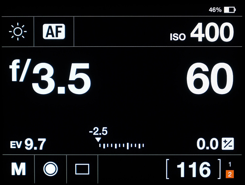 コントロールスクリーンは画面上部からスワイプ操作することで表示できる。