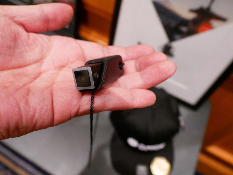 リングタイプやネックレスタイプのアクセサリーも披露された。