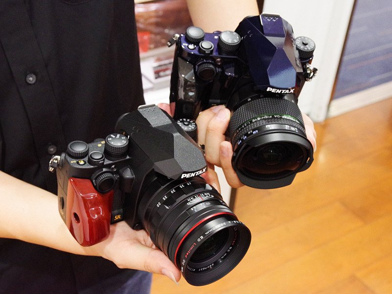 KP J limitedを2色買いしたツワモノは、PENTAXのWebサイトにも登場している写真家の瀬尾拓慶氏。