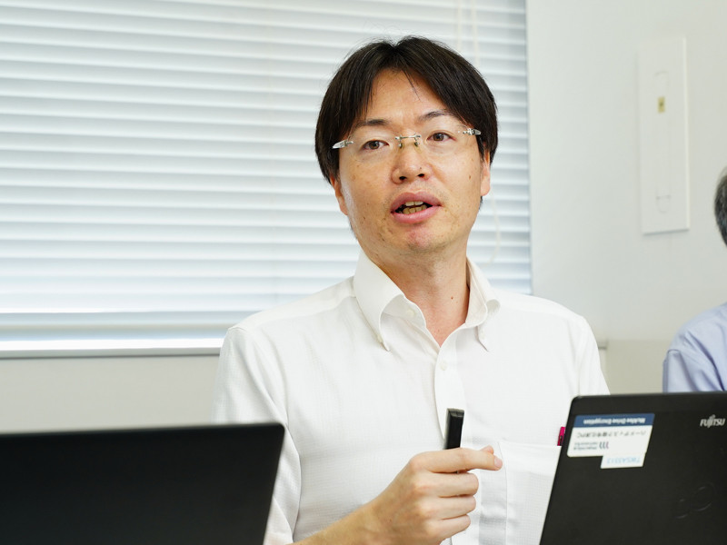 山中久幸氏（光学開発一部 光学設計課 技師長）