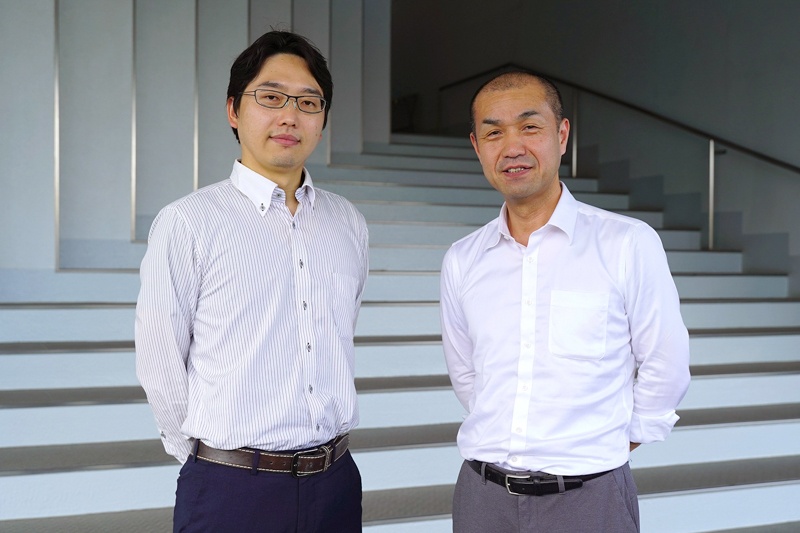 左から平川祥一朗氏（商品企画部 係長）、中川健二氏（商品企画部 部長）