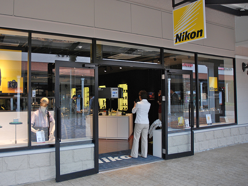 神戸三田プレミアムアウトレット店の外観