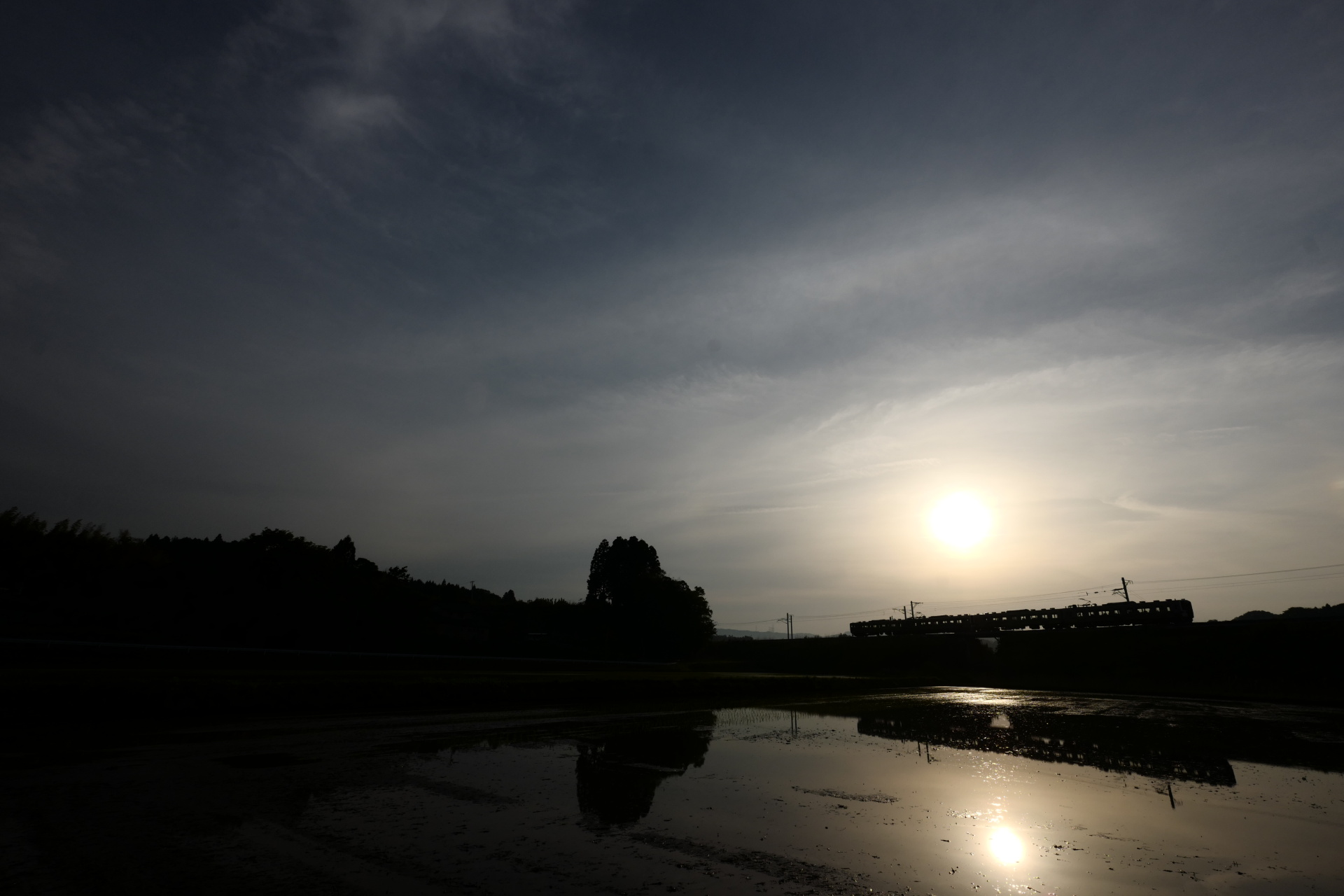 ライカSL (Typ 601)　SUPER-VARIO-ELMAR-SL F3.5-4.5/16-35mm ASPH.　（16mm）　絞り優先オート　（F713、1/2,000秒）　ISO 400　WB:太陽光