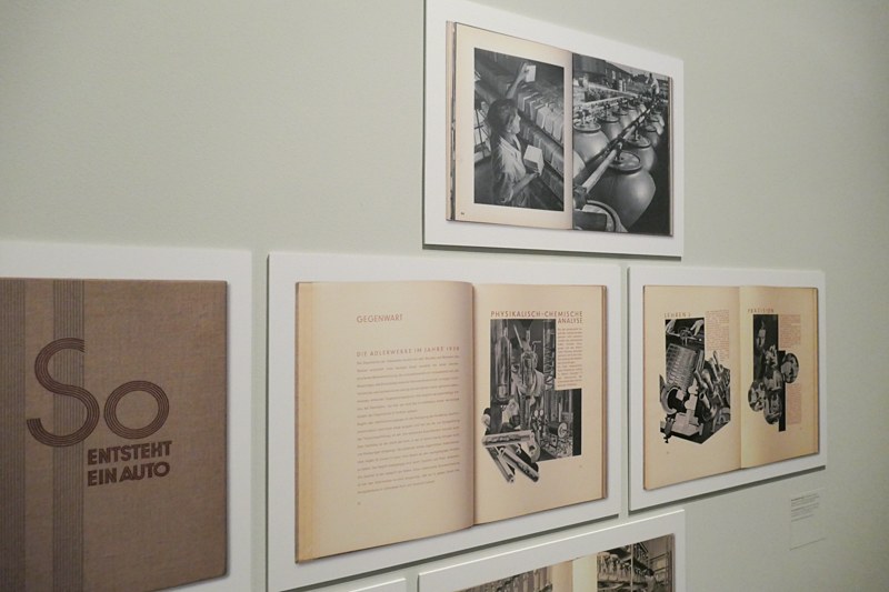 車やタイプライターなどの工場も撮影した。これらは販売用ではなく、それぞれの会社で配布するためのものだったという。