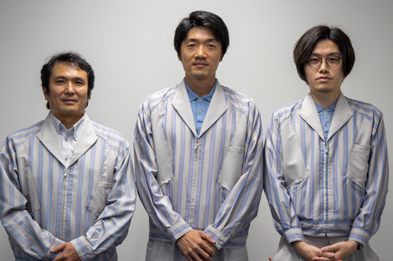 左から、川波昭博氏（イメージコミュニケーション事業本部 ICB光学開発センター主幹）、浅野幸太氏（イメージコミュニケーション事業本部 ICB光学開発センター主任研究員）、鳥居重宏氏（イメージコミュニケーション事業本部 ICB光学開発センター）