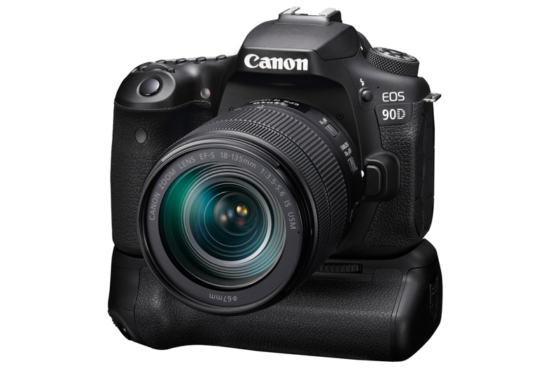 バッテリーグリップ「BG-E14」（EOS 70D、同80Dと共用）を装着した状態