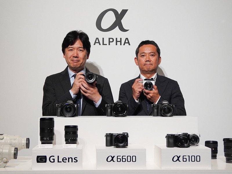 ソニーイメージングプロダクツ&ソリューションズ株式会社 デジタルイメージング本部 第1ビジネスユニット シニアゼネラルマネジャーの田中健二氏（左）、ソニーマーケティング株式会社 プロダクツビジネス本部 デジタルイメージングビジネス部 統括部長の小笠原啓克氏（右）