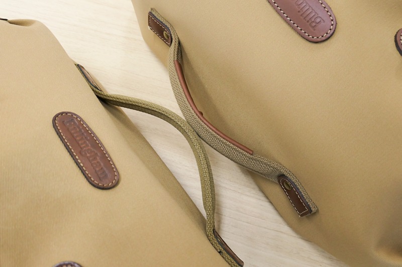 細かい部分では、ハンドルの裏側が革張りになっている。左がハドレープロ、右がハドレーワン。