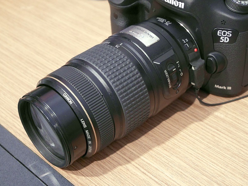 キヤノンEF75-300mm F4-5.6 IS USM。一般用の交換レンズで初めて手ブレ補正を内蔵した