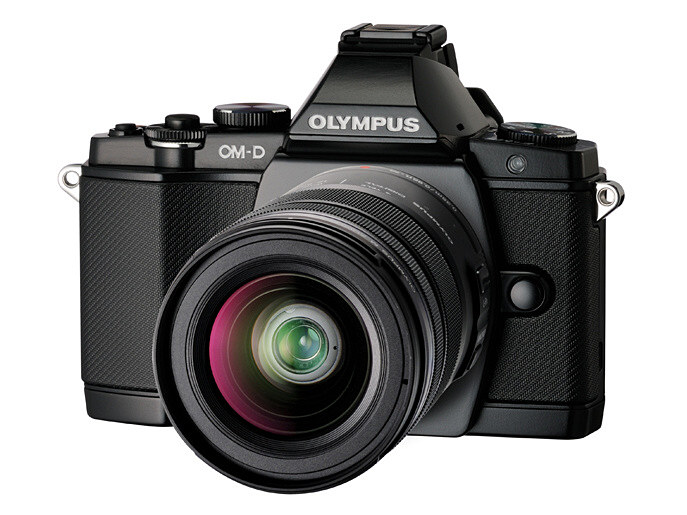 オリンパスOM-D E-M5。さらにロール方向の補正を加えて5軸補正とした