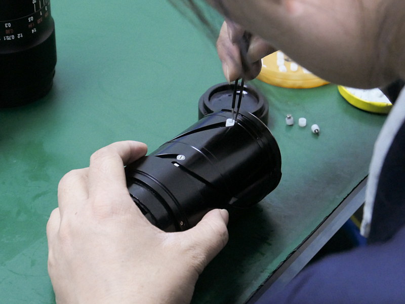 「100mm F2.8 2× Ultra Macro APO」は、合肥で量産されている製品のひとつ。