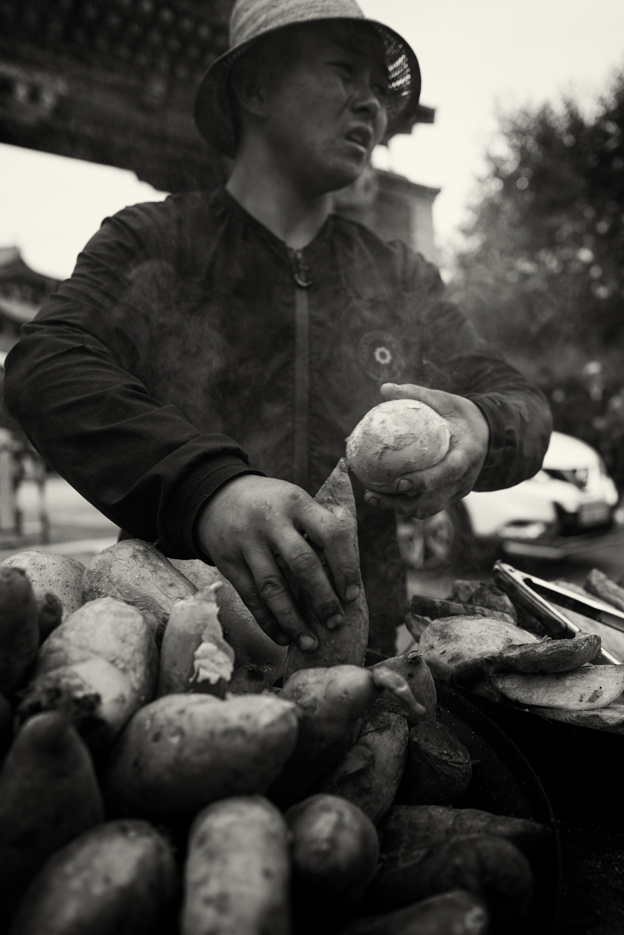 JPG+DNGで撮影すれば、撮影時にクロップしていてもDNGファイルには28mmの画角のまま保存される。<br>ライカQ2　LEICA SUMMILUX F1.7/28mm（35mmクロップ）ISO100　F2.8　1/250秒　WB:オート