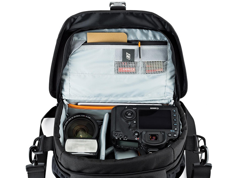 同シリーズの色違い（ブラック）