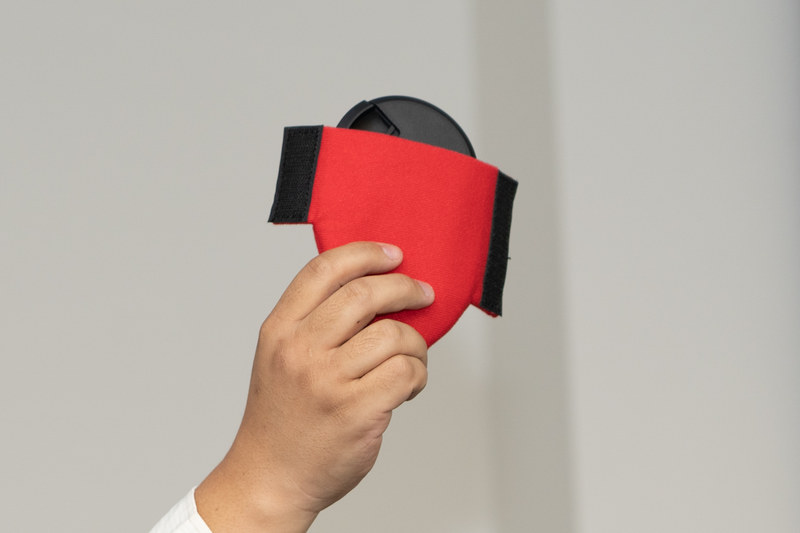 付属するすべての仕切り板にレンズキャップが収納できる。