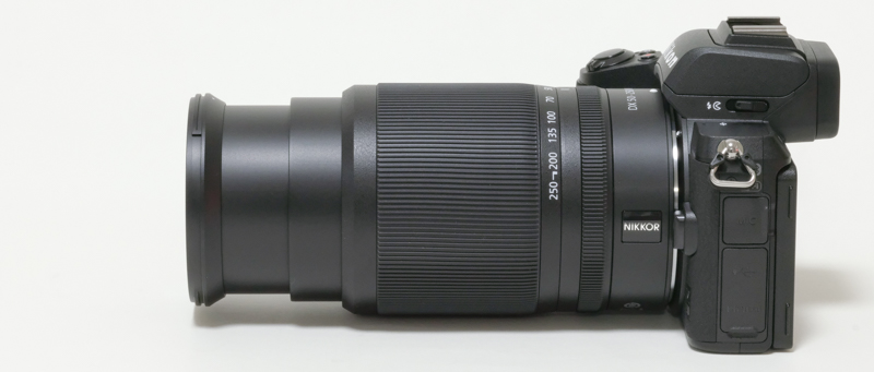 NIKKOR Z DX 50-250mmF4.5-6.3 VRを50mmまで繰り出した状態