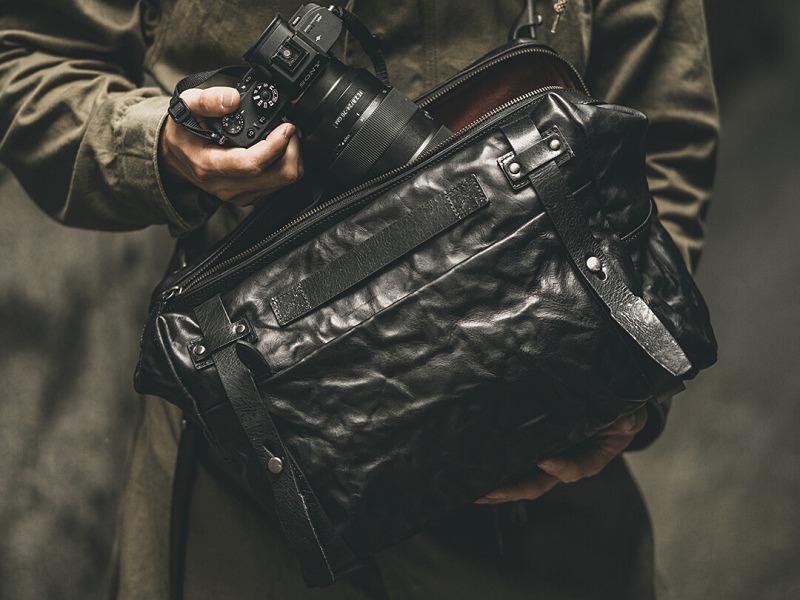 ライトニングライダー フルレザー スリングバッグ（ブラック）