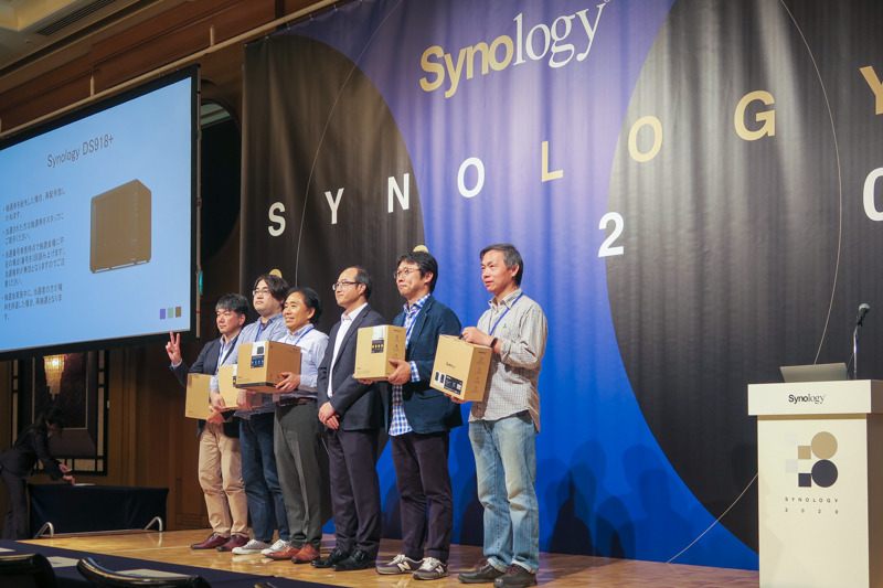 リッツ・カールトン東京で開かれたユーザーイベント「Synology 2020」では、Synology「DS918+」やCrucialのSSDなどが当たる抽選会も行われた。