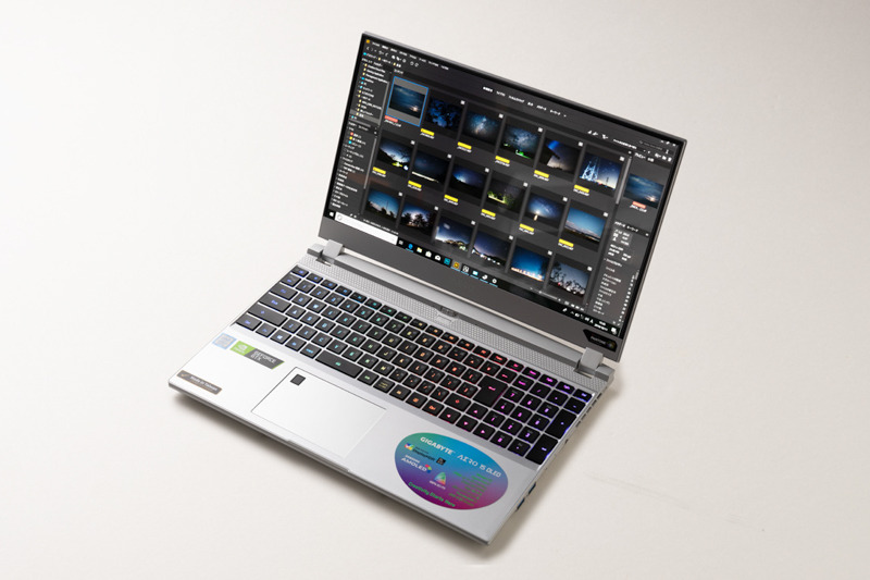 GIGABYTE社のノートPC「AERO 15S OLED」